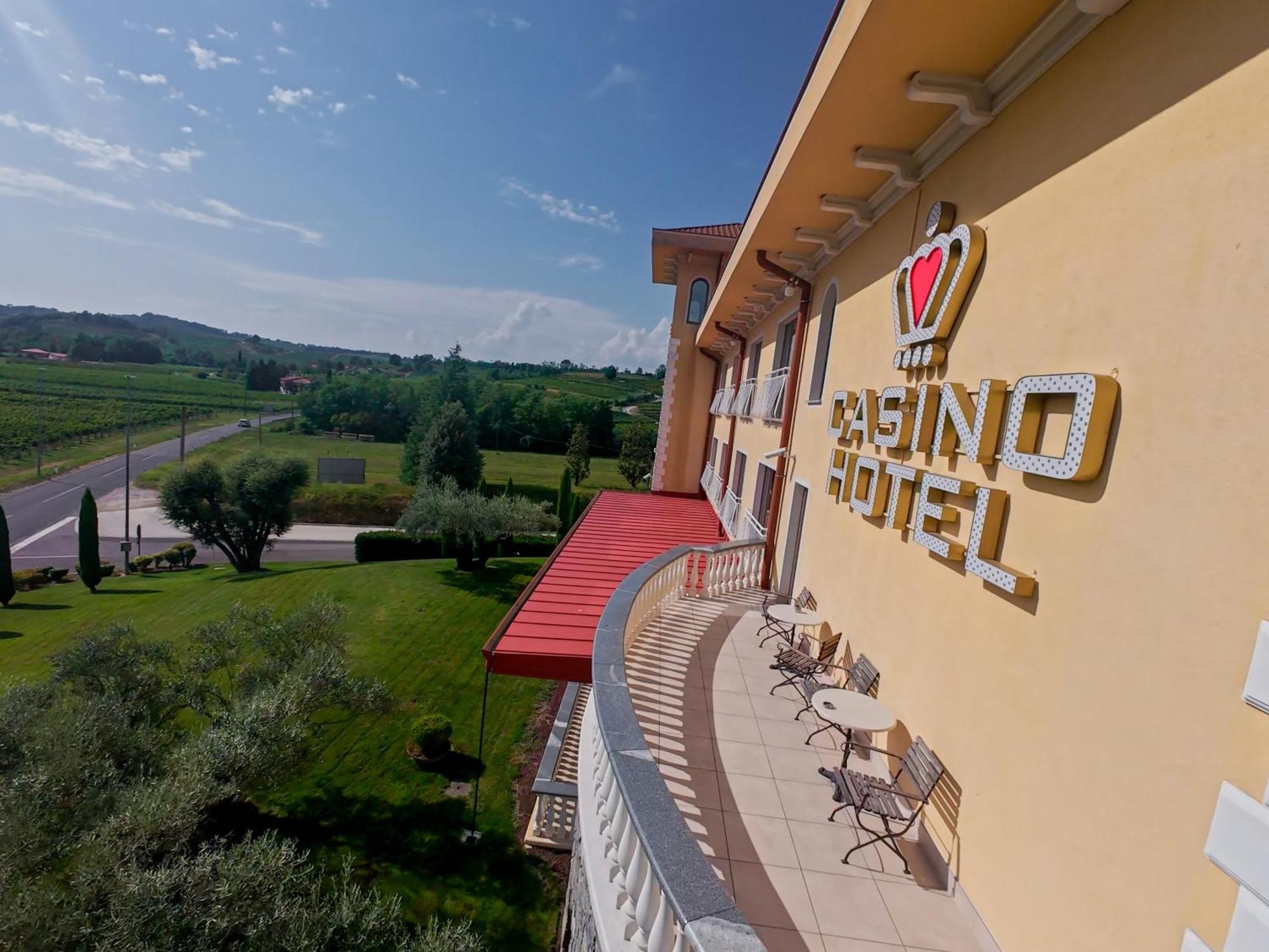 Hotel Venko Dobrovo Bagian luar foto