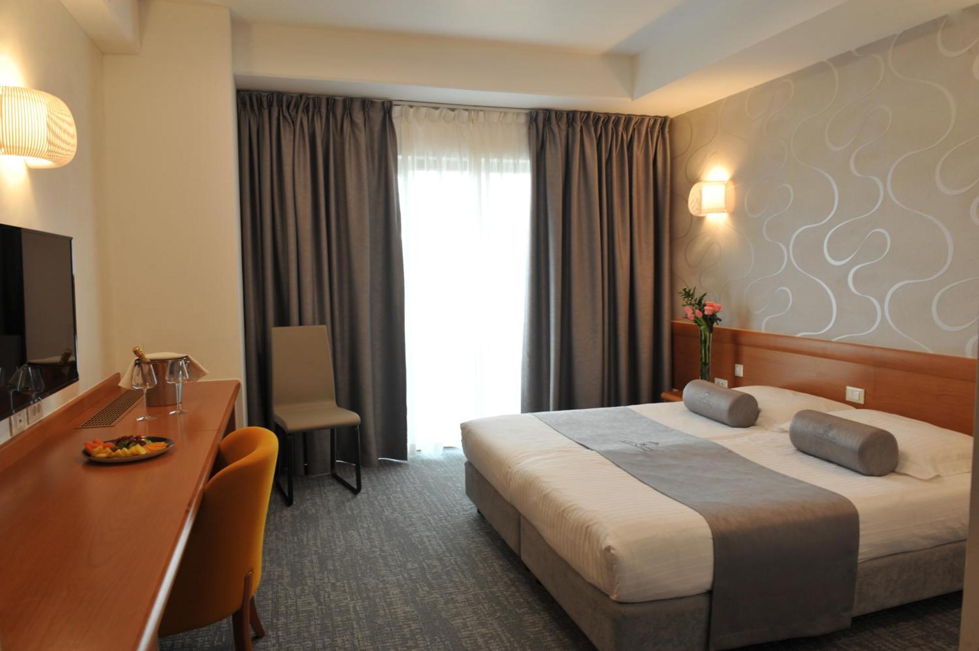 Hotel Venko Dobrovo Bagian luar foto