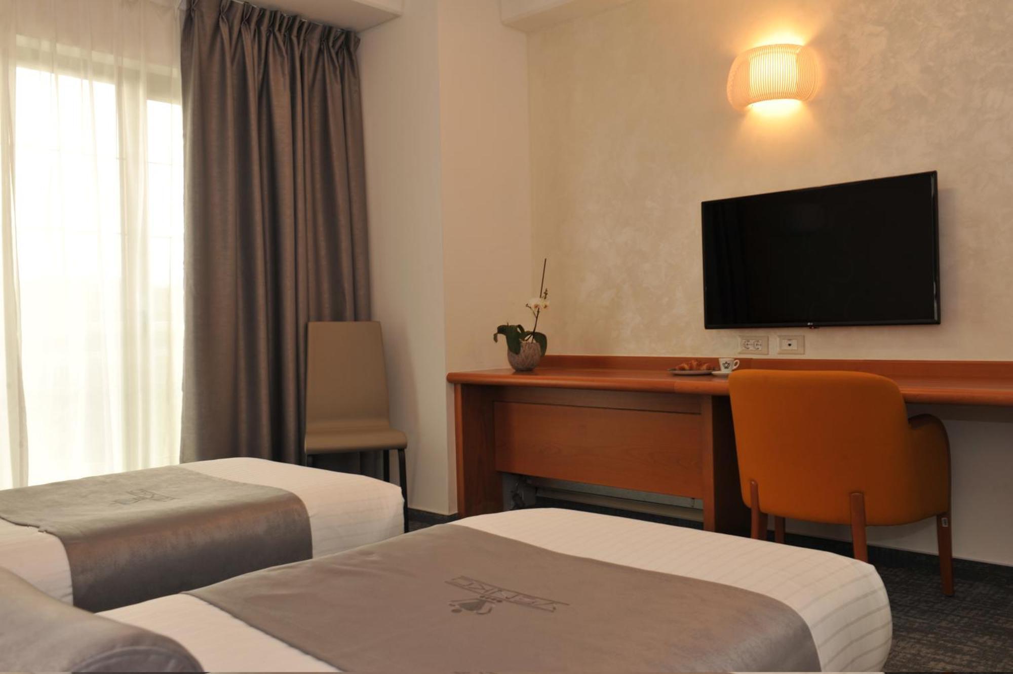 Hotel Venko Dobrovo Bagian luar foto