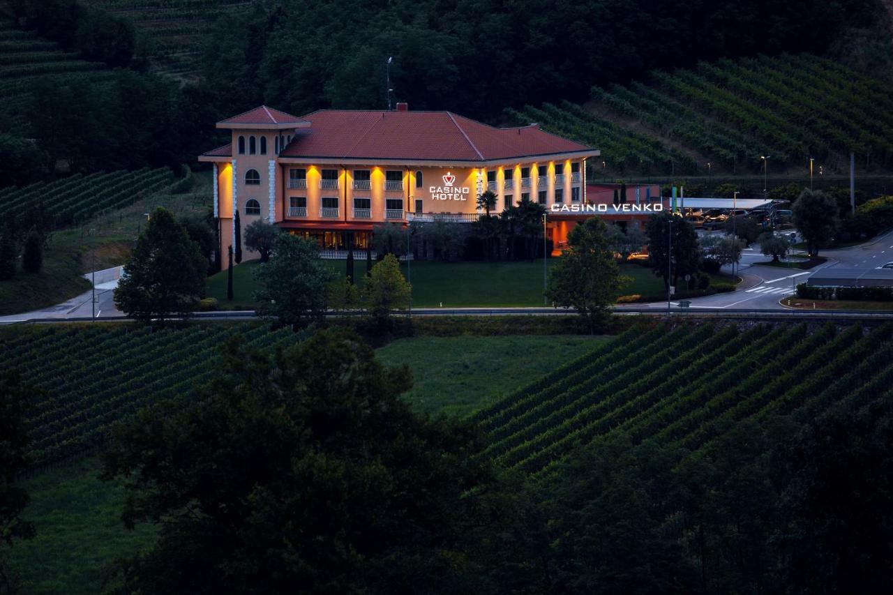Hotel Venko Dobrovo Bagian luar foto